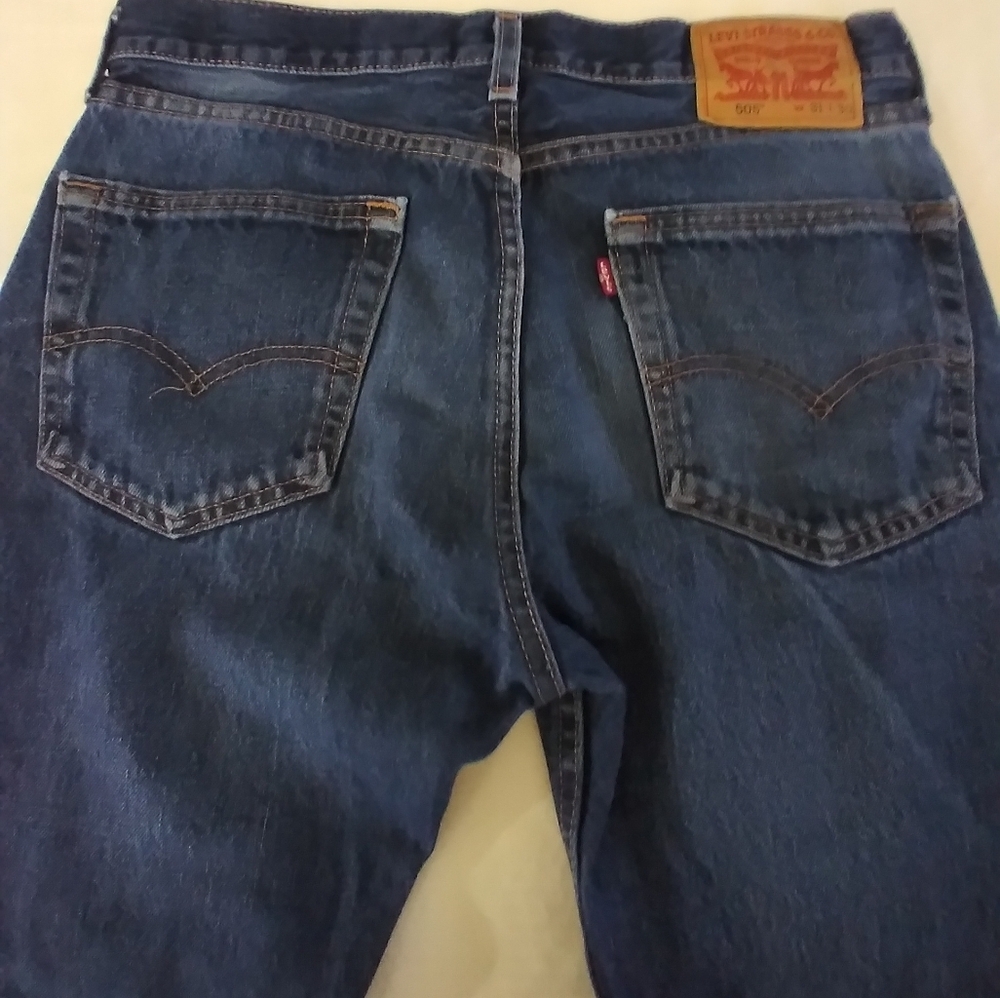 Levis Men's denim  Blue Jeans size 31/30 slight distress - Picture 7 of 8